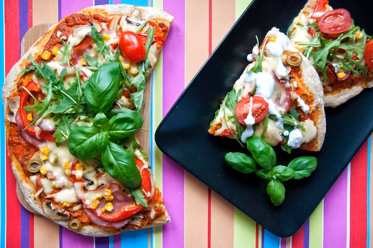 Pizza z mąki razowej