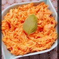 Surówka z marchewki w sosie chrzanowo-musztardowym