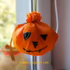 Dynie z bibuły na Halloween
