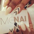 Świetny imprezowy manicure