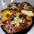 Drożdżówki z borówkami i kruszonką