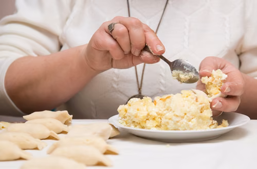 Dodaj ten 1 składnik do farszu do pierogów ruskich. To nieźle podkręci ich smak