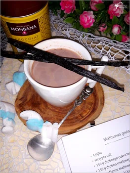 Gorąca waniliowa czekolada + przepis na szybką babkę