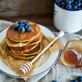 Orkiszowe pancakes z borówkami