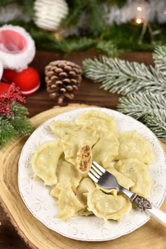 Pierogi z kapustą i grzybami