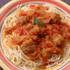 Spaghetti z domowym sosem cukiniowym i klopsikami