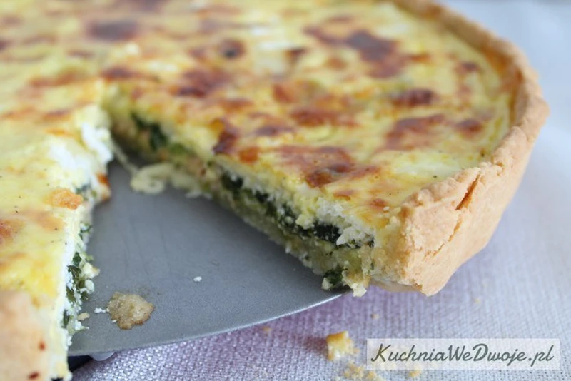 Quiche lorraine ze szpinakiem i łososiem