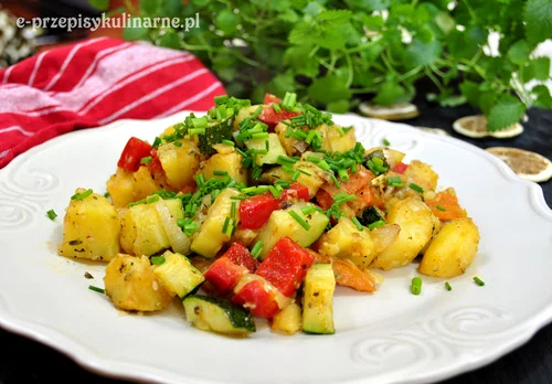 KOLOROWY TALERZ WARZYW (366 KCAL