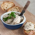 Pasta kanapkowa z mięsa z rosołu