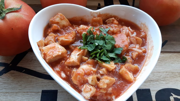 POMIDORÓWKA Z DORSZEM I RYŻEM