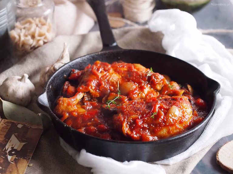 Kurczak z papryką i chorizo