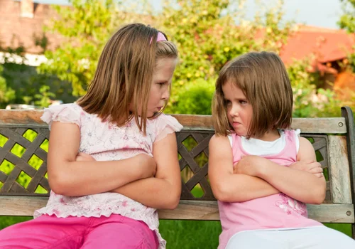 Dlaczego rodzeństwo różni się temperamentem? Geny kontra środowisko!