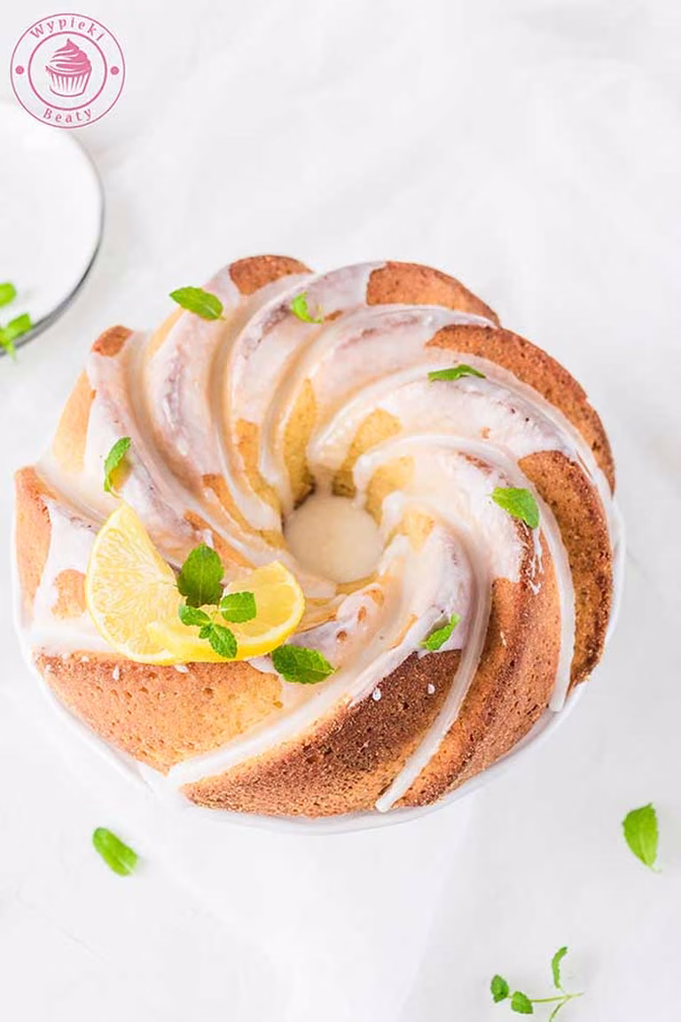 Babka jogurtowo-cytrynowa