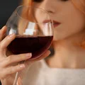 Pijesz regularnie alkohol? Sprawdź, co się stanie z Twoim organizmem po miesiącu