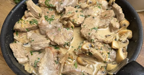 Polędwiczki w sosie musztardowym z pieczarkami