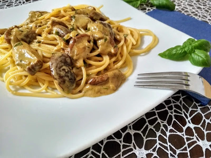 Spaghetti z sosem grzybowym