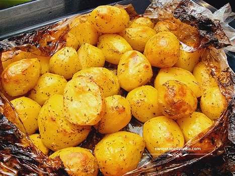 Ziemniaczki pieczone w jogurcie ,bez tłuszczu