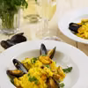 Szafranowe risotto z małżami