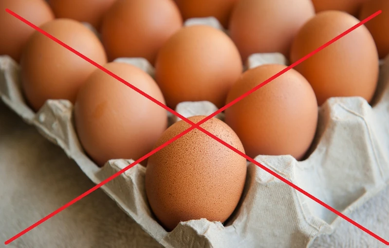 Nie jedz jajek z Biedronki i Carrefour. SĄ SKAŻONE – informuje Główny Lekarz Weterynarii