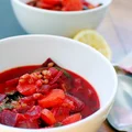 minestrone z pieczonymi warzywami i orkiszem