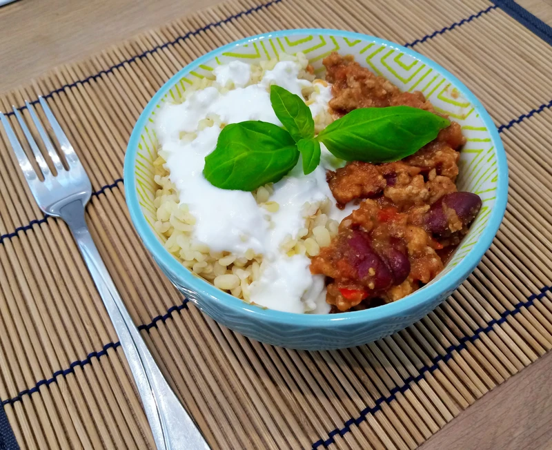 PYSZNE CHILI CON CARNE Z KASZĄ BULGUR