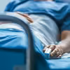 Kobieta skłamała o przyjęciu szczepionki Covid-19. Przyznała się pod respiratorem.