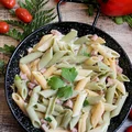 Makaron z szynką w delikatnym śmietanowym sosie