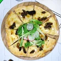 ŚRODA: BŁYSKAWICZNA PIZZA Z FIGAMI I TRZEMA SERAMI