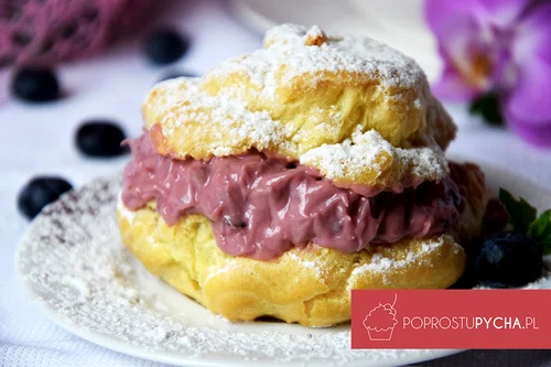 PTYSIE Z PYSZNYM KREMEM JAGODOWYM