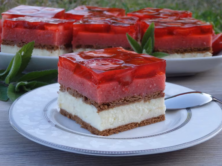 Truskawkowiec na herbatnikach