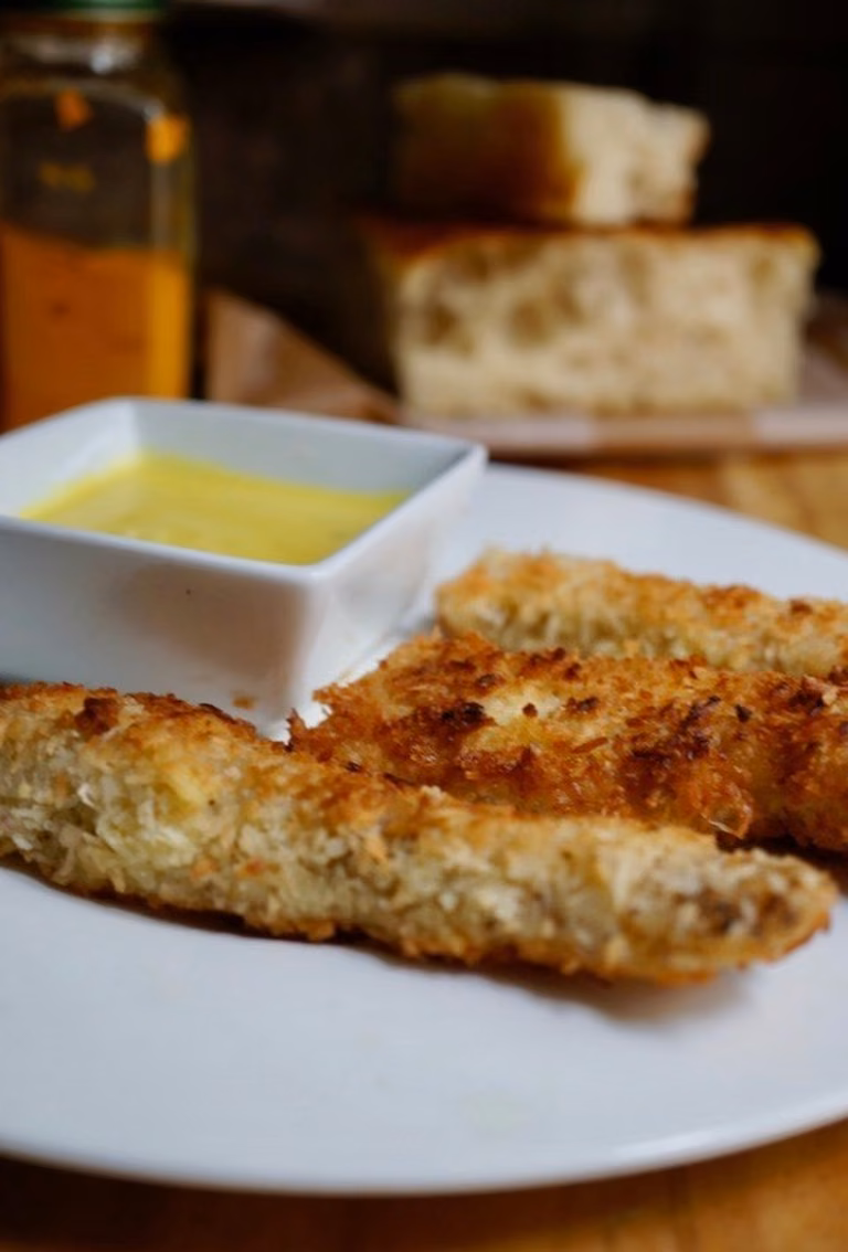 PALUSZKI RYBNE W KOKOSIE Z SOSEM Z KURKUMĄ I CURRY