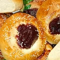 Bułki drożdżowe z powidłami