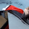 Nigdy nie kładź kartonu na szybę zimą! Wpadka dziewczyny z TikToka robi furorę