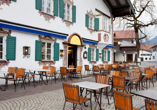 Koniec długiego siedzenia w restauracjach? Ten kraj wprowadza zaskakujące limity