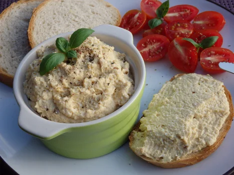 Pasta jajeczna z tuńczykiem