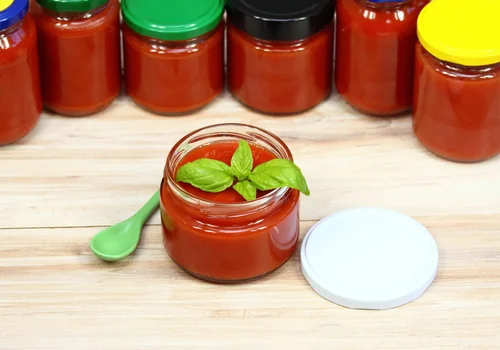 Zapomnij o pomidorach i cukinii!  Niebanalny ketchup, który zaskoczy każdego - odkryj tajemniczy składnik!