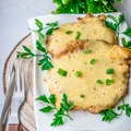 SMAŻONY SCHAB Z PASTĄ SEROWĄ