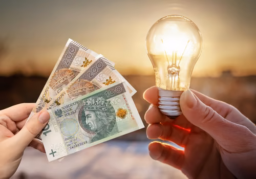 Koniec z zerowymi kosztami!? Od stycznia 2025 r. wraca opłata doliczana do rachunków za energię!