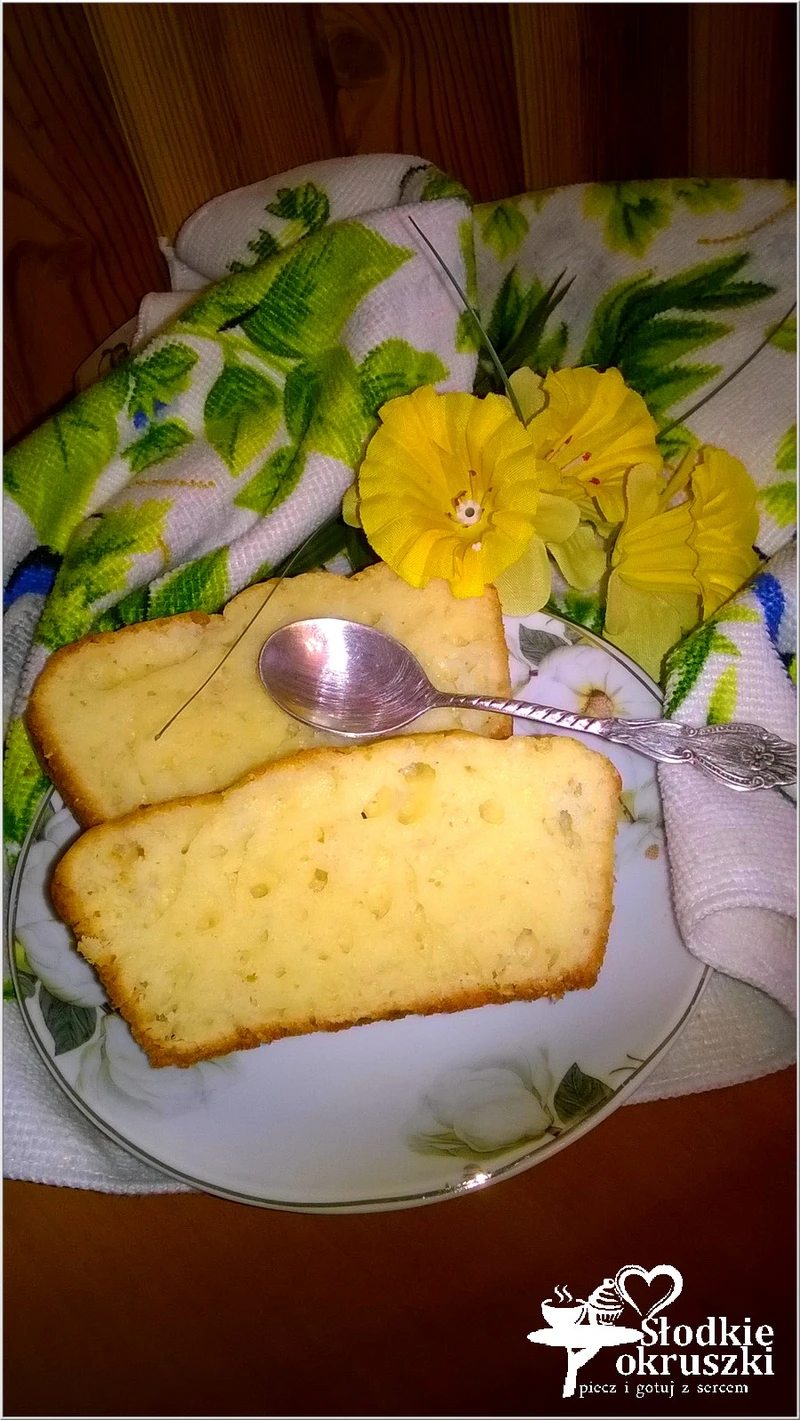 Szybka jabłkowa babka jogurtowa