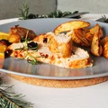 Pieczona pierś z indyka z żurawiną i jabłkami