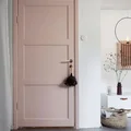 Różowe drzwi wewnętrzne
