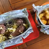 Grillowana kaszanka z kiszoną kapustą i ziemniaczki.
