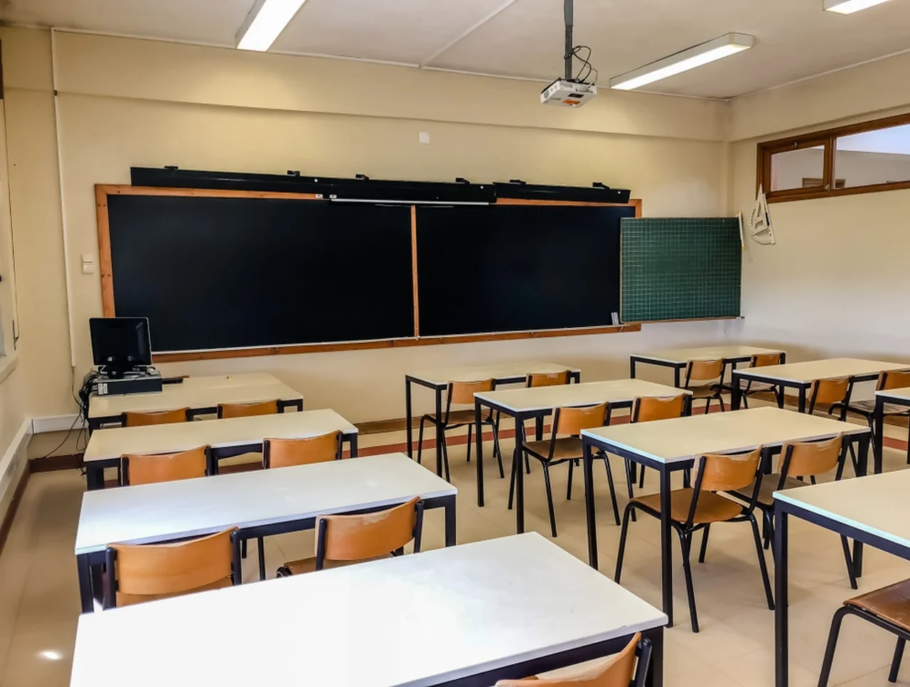 Nauczyciele masowo biorą zwolnienia! Egzamin ósmoklasisty może się nie odbyć
