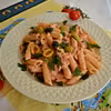 Makaron w lekkim sosie z oliwkami i pomidorami