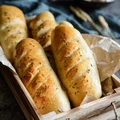 DOMOWE BAGIETKI CZOSNKOWE