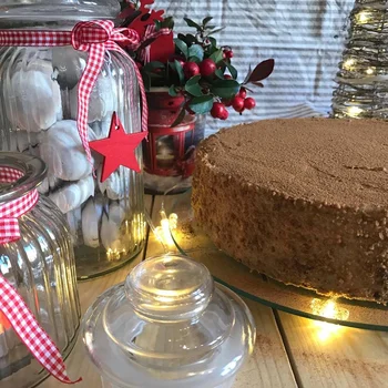 Tort cynamonowy z powidłami śliwkowymi