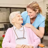 Polska wprowadza bon senioralny. Dla kogo 2150 zł na opiekę? Oto warunki