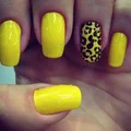 Super żółte paznokcie z dodatkiem!