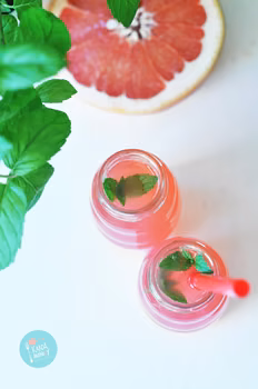 Kompot rabarbarowo-grejpfrutowy