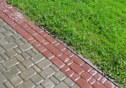 Nowe opłaty za deszczówkę. Wiele osób nawet nie wie, że je obejmują